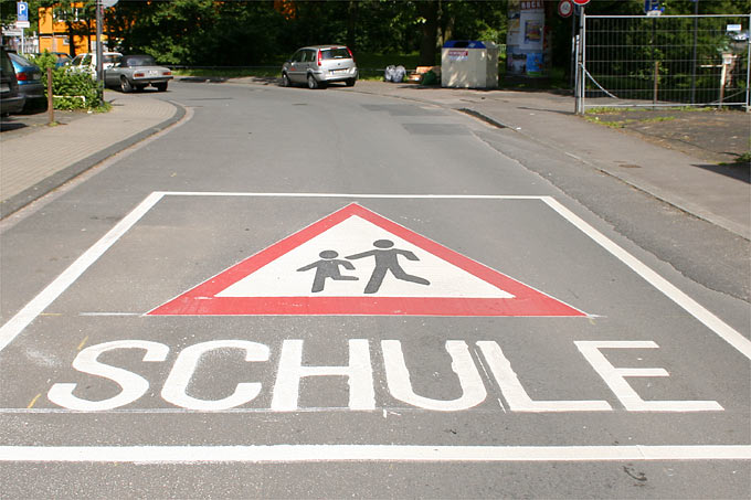 Achtung Schule! - Foto: Helge May